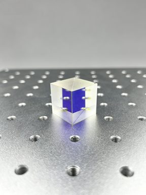 12.7 mm BK7 Cube Beamsplitter, AR Coated — image 1