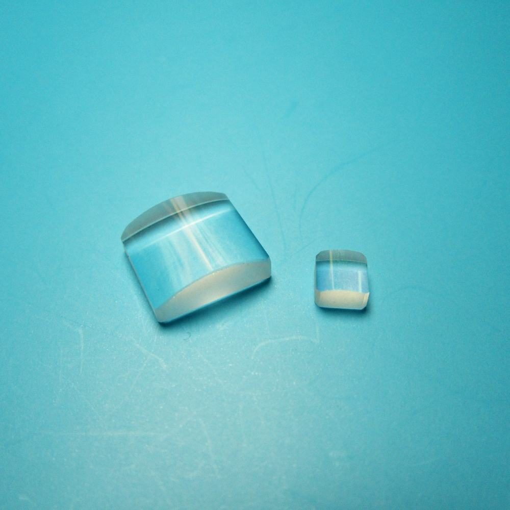Custom Size Fused Silica Cylindrical Lens, AR Coated — image 1